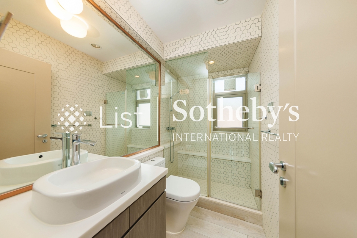 Repulse Bay Garden 麗景園 | Guest Bathroom