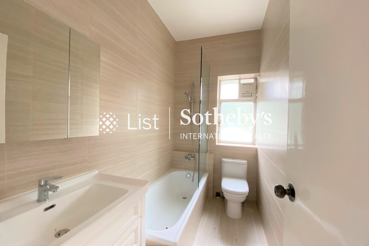 Repulse Bay Garden 麗景園 | Master Bathroom