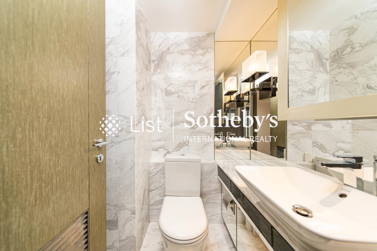 Centre Point 尚賢居 | Guest Bathroom