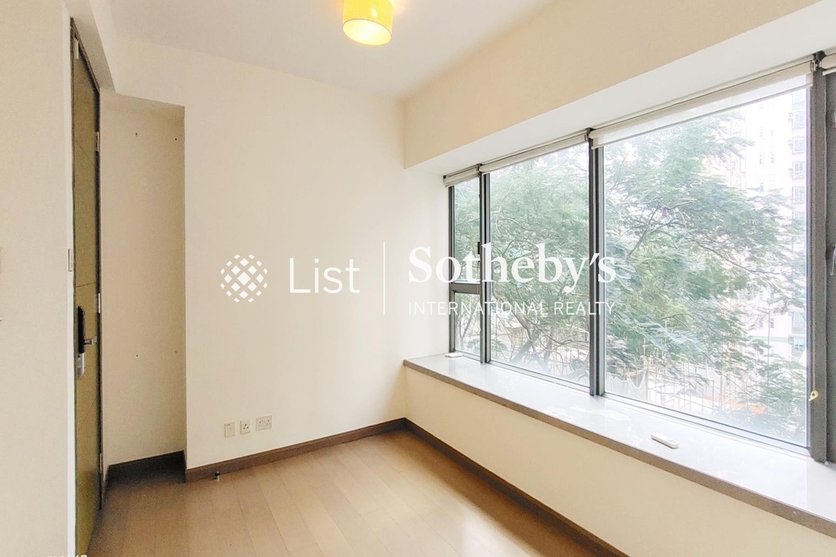 Centre Point 尚賢居 | Living and Dining Room