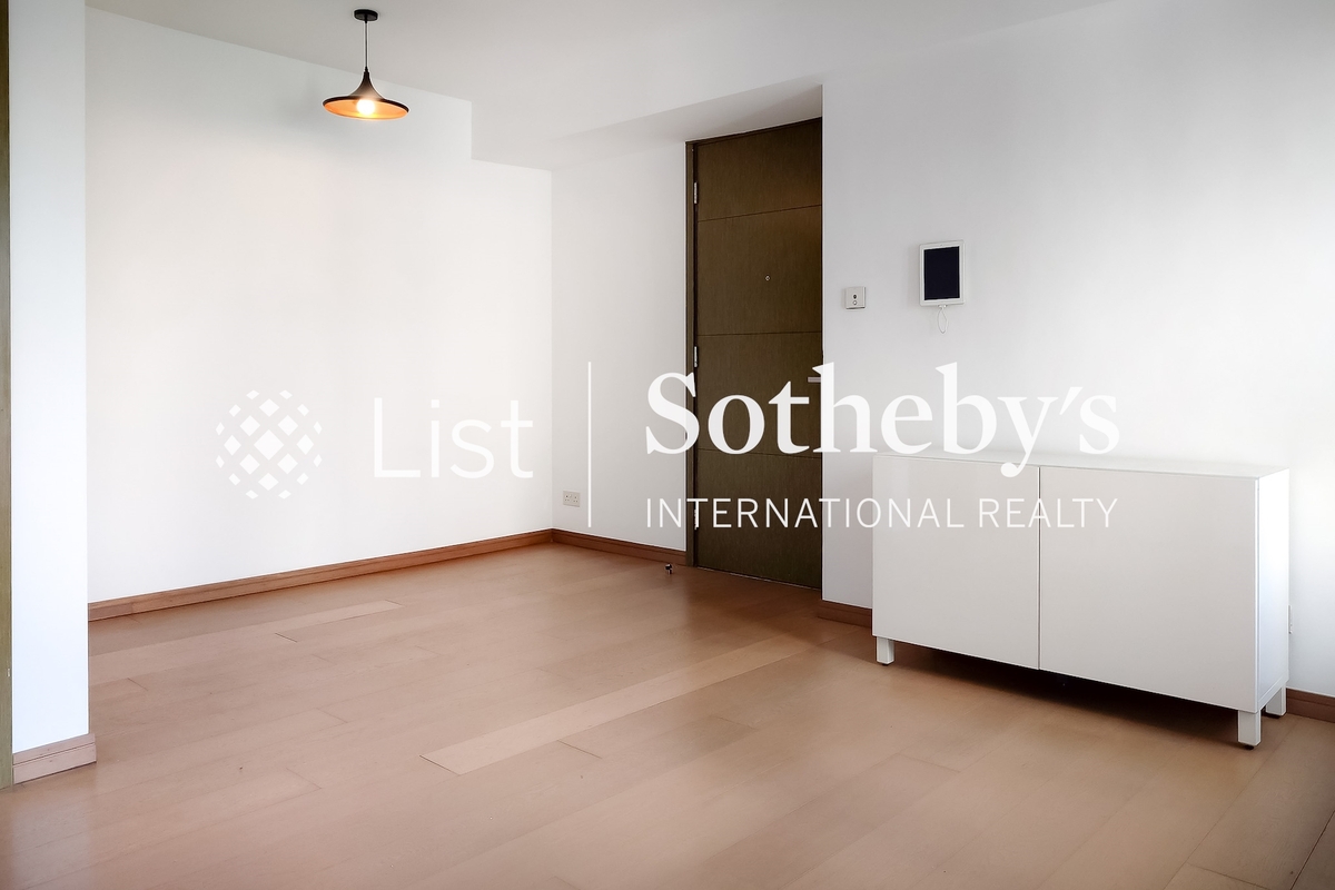 Centre Point 尚贤居 | Living and Dining Room