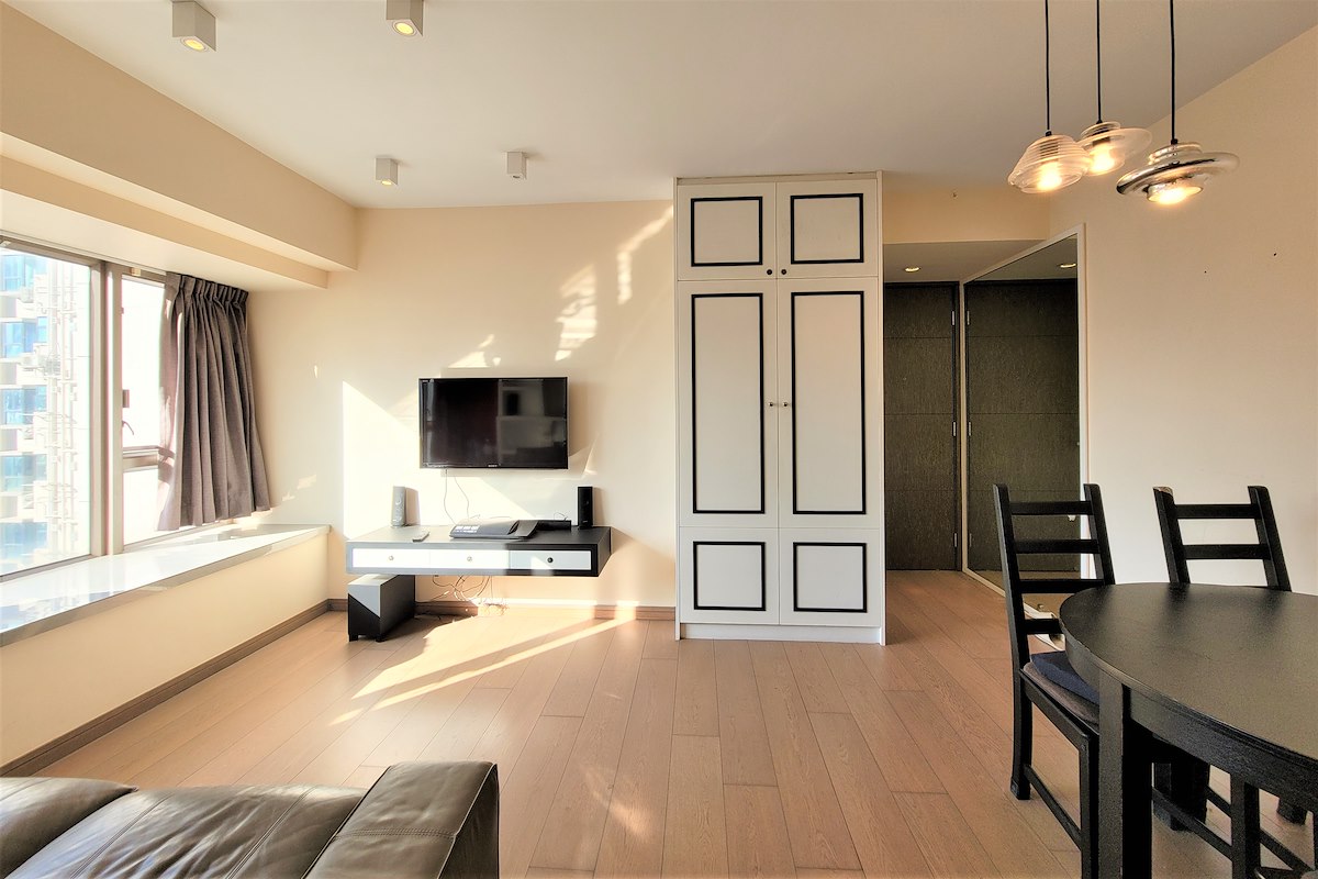 Centre Point 尚賢居 | Living and Dining Room