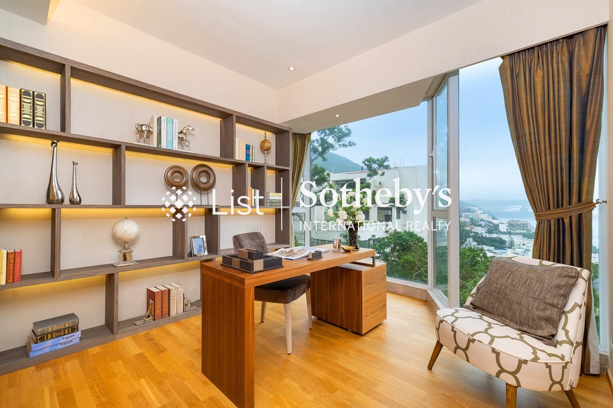 Carmel Hill 海明山 | Study Room in Master Bedroom
