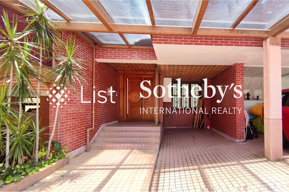 Carmel Hill 海明山 | Garage