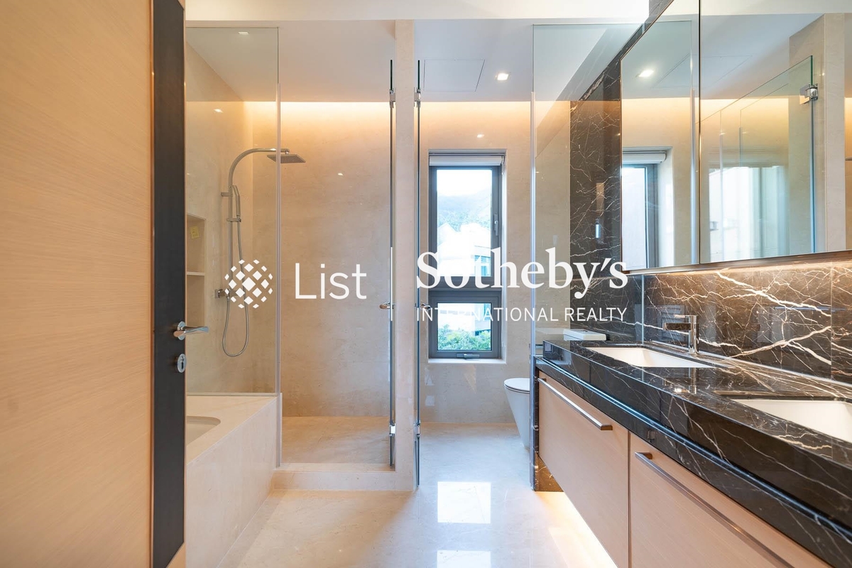 No. 6 Stanley Beach Road 赤柱灘道6號 | Master Bathroom