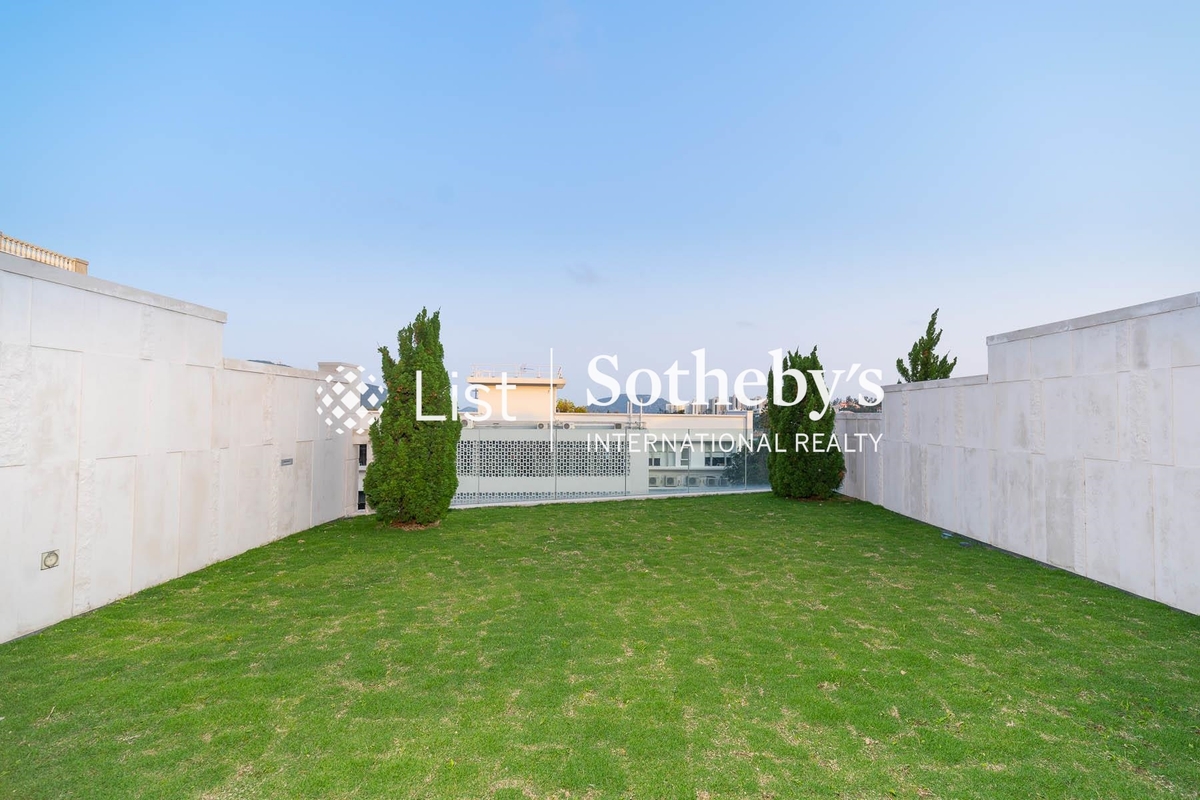 No. 6 Stanley Beach Road 赤柱灘道6號 | Private Garden off Living and Dining Room