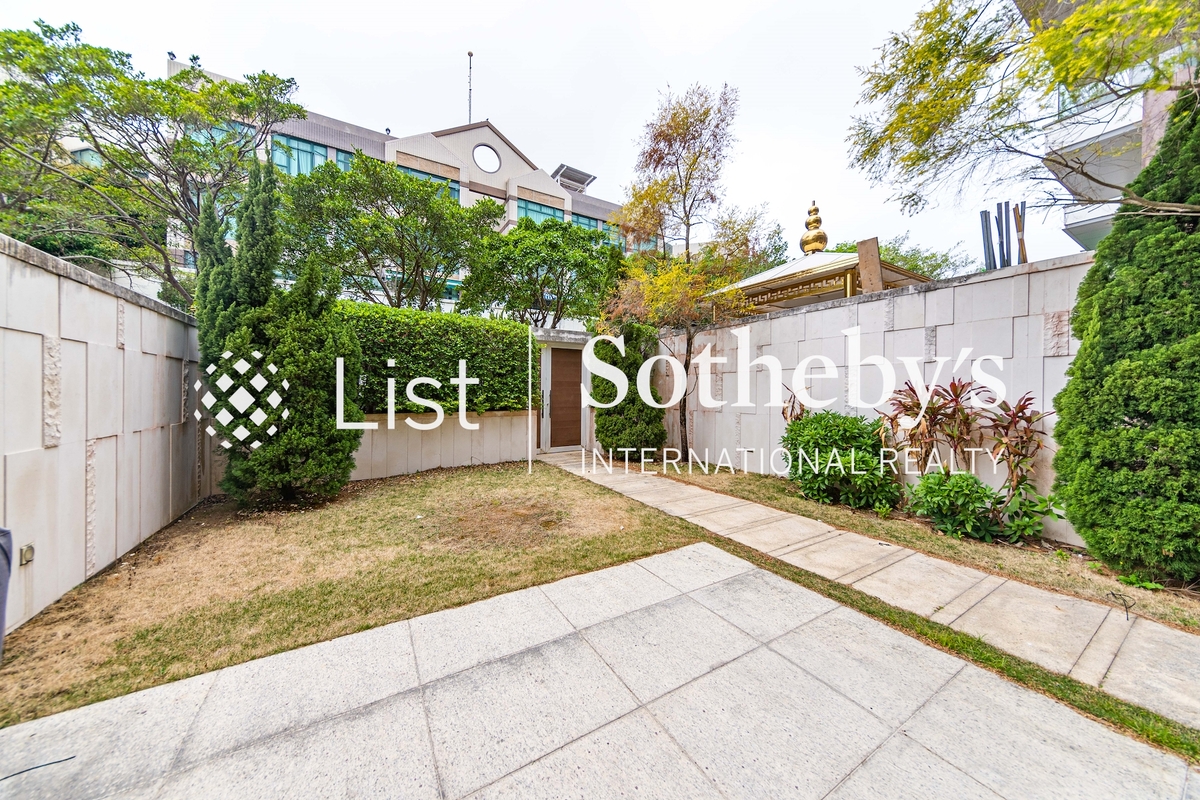 No. 6 Stanley Beach Road 赤柱灘道6號 | Private Garden off kitchen