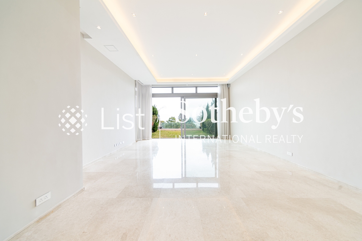 No. 6 Stanley Beach Road 赤柱灘道6號 | Living and Dining Room