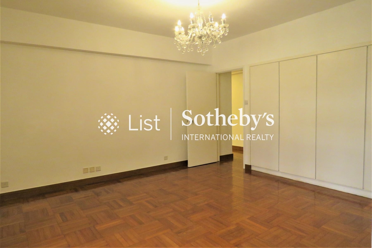 No. 9 Broom Road 蟠龍道9號 | Master Bedroom