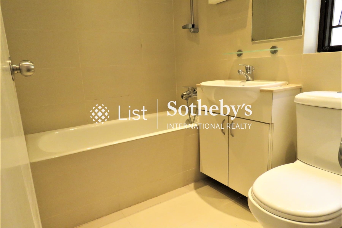 No. 9 Broom Road 蟠龍道9號 | Master Bathroom