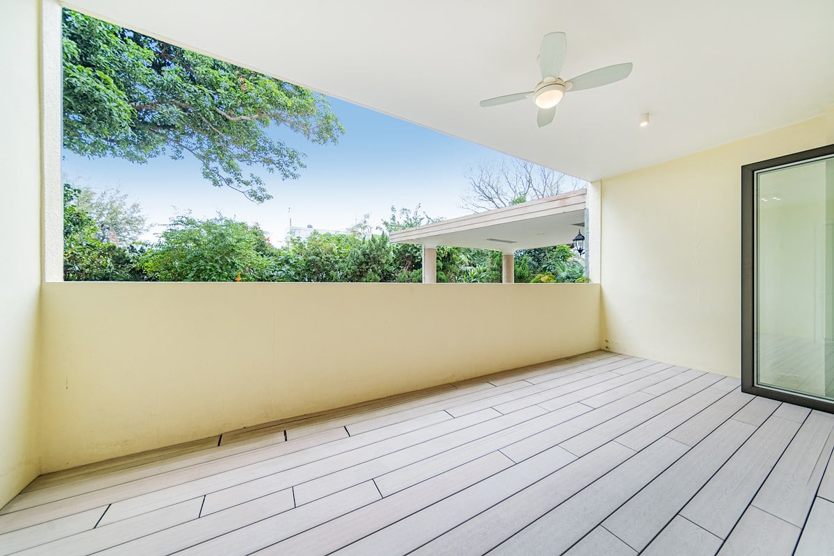 No. 10A-10B Stanley Beach Road 赤柱灘道10A-10B號 | Balcony off Living and Dining Room