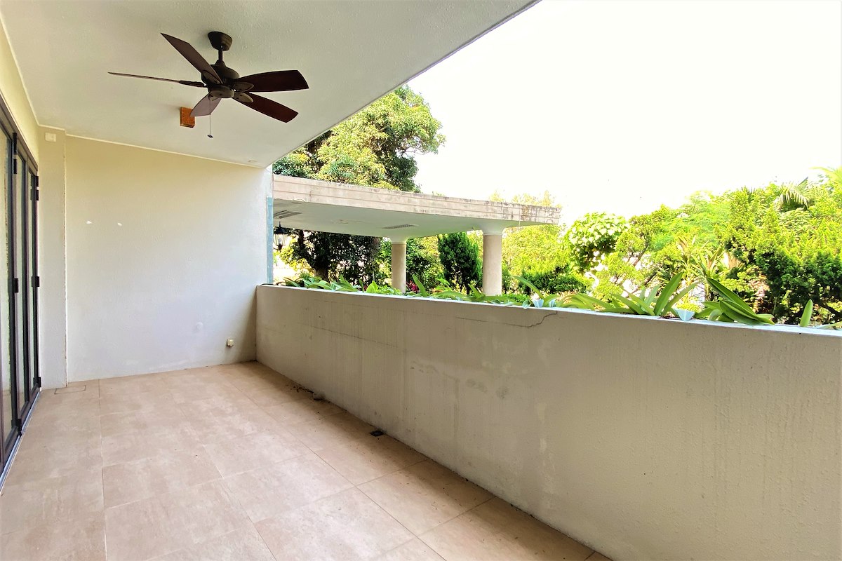No. 10A-10B Stanley Beach Road 赤柱灘道10A-10B號 | Balcony off Living and Dining Room