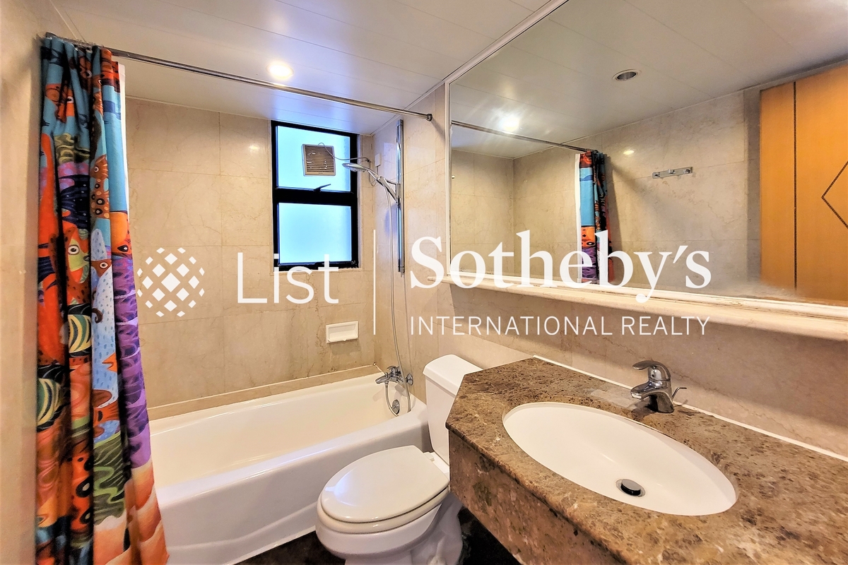 The Royal Court 帝景閣 | Guest Bathroom