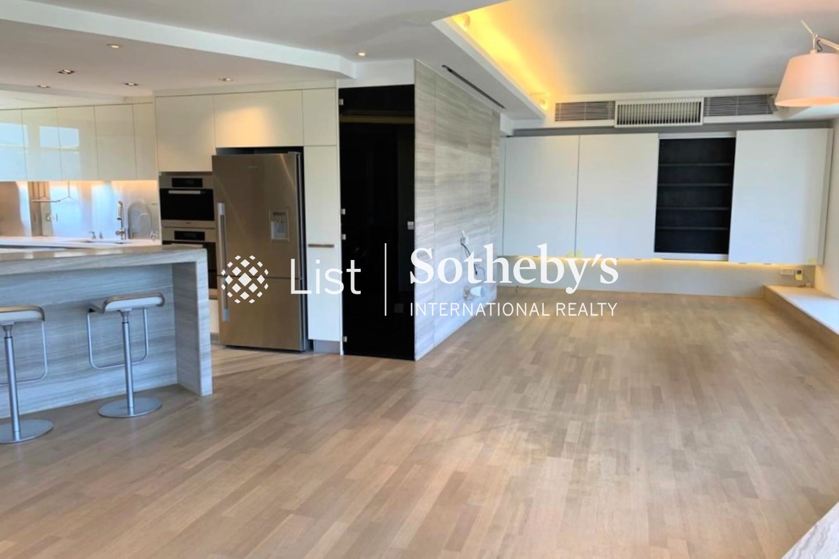 The Royal Court 帝景閣 | Living and Dining Room