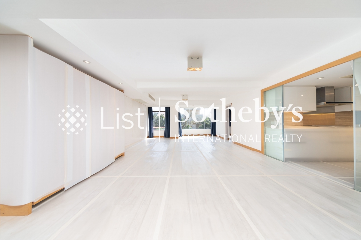 Beach Pointe 海灣閣 | Living and Dining Room