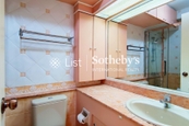 Beach Pointe 海灣閣 | Guest Bathroom