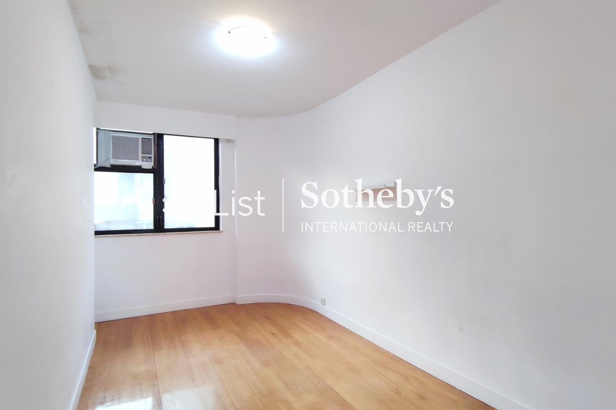 Beach Pointe 海灣閣 | Second Bedroom