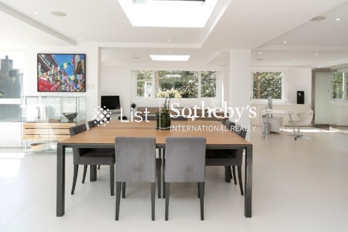 Beach Pointe 海灣閣 | Living and Dining Room