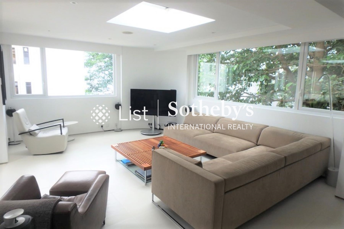 Beach Pointe 海灣閣 | Living and Dining Room