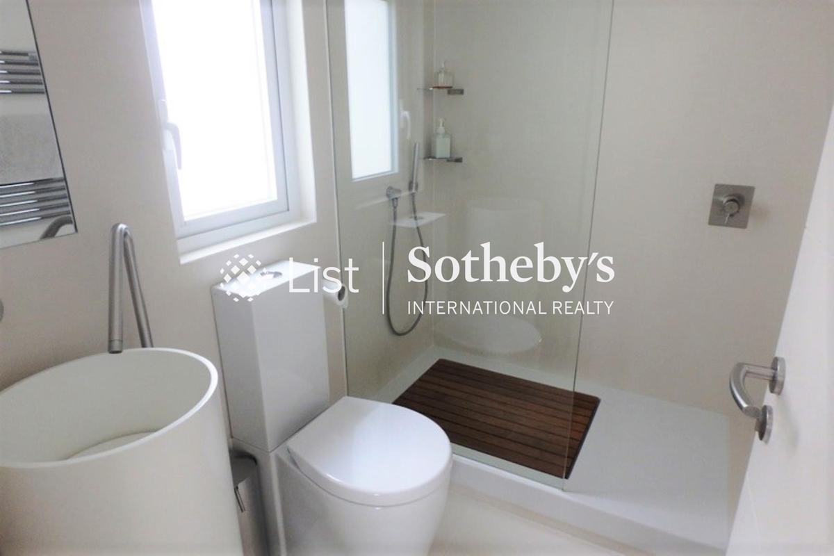 Beach Pointe 海灣閣 | Guest Bathroom