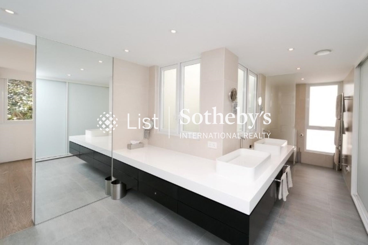 Beach Pointe 海灣閣 | Master Bathroom