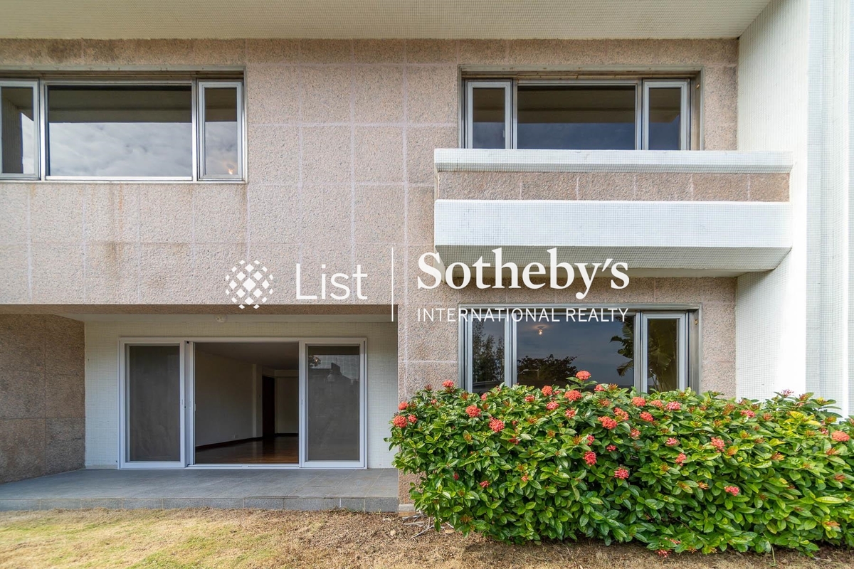 Helene Garden 喜蓮花園 | Private Garden off Living Room