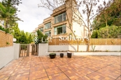 L'Harmonie 葆琳居 | Private Garden off Living and Dining Room