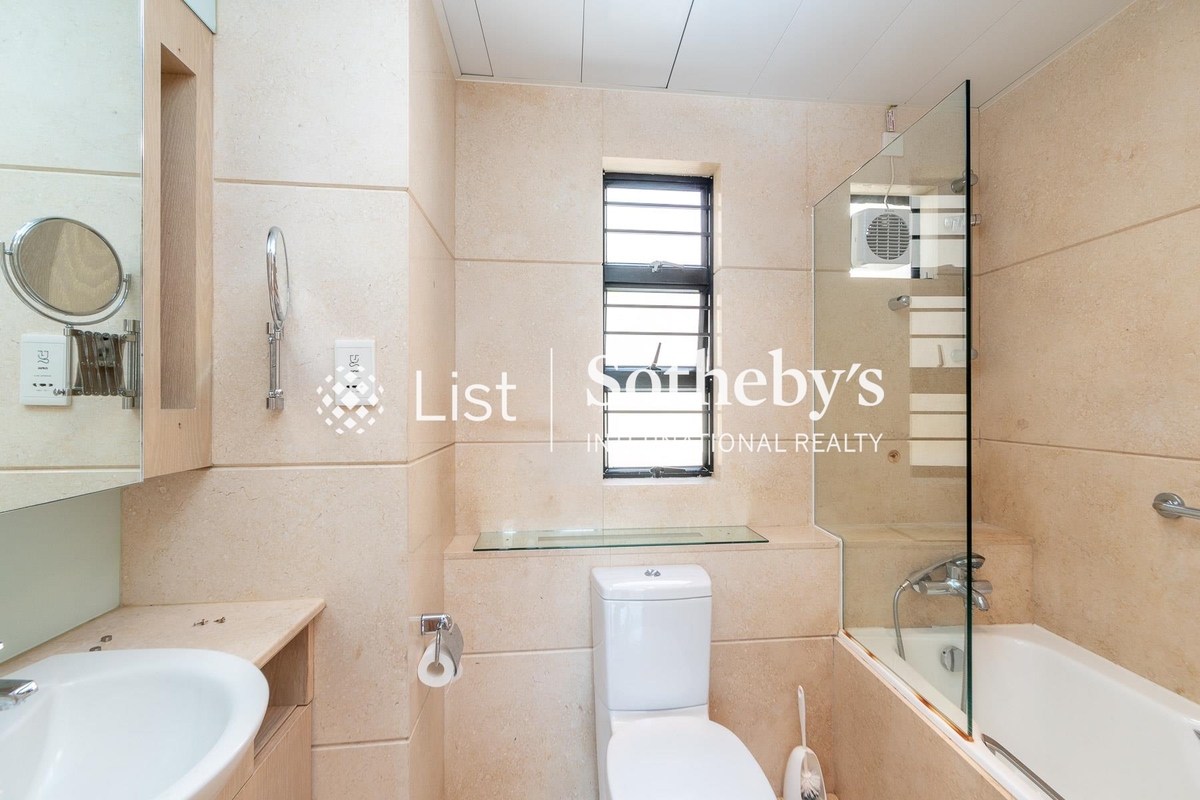 Stanley Court 海灣園 | Master Bathroom