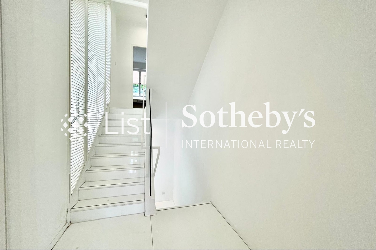 Stanley Court 海灣園 | Internal Staircase