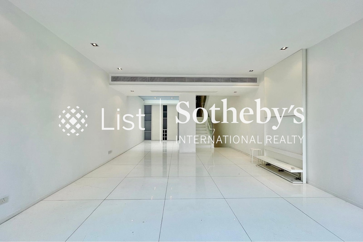 Stanley Court 海灣園 | Living and Dining Room