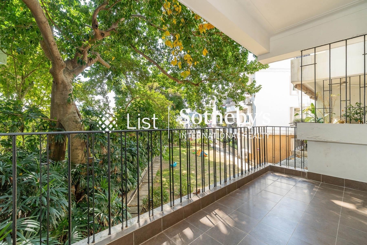 Country Apartments 南郊別墅 | Balcony off Living and Dining Room