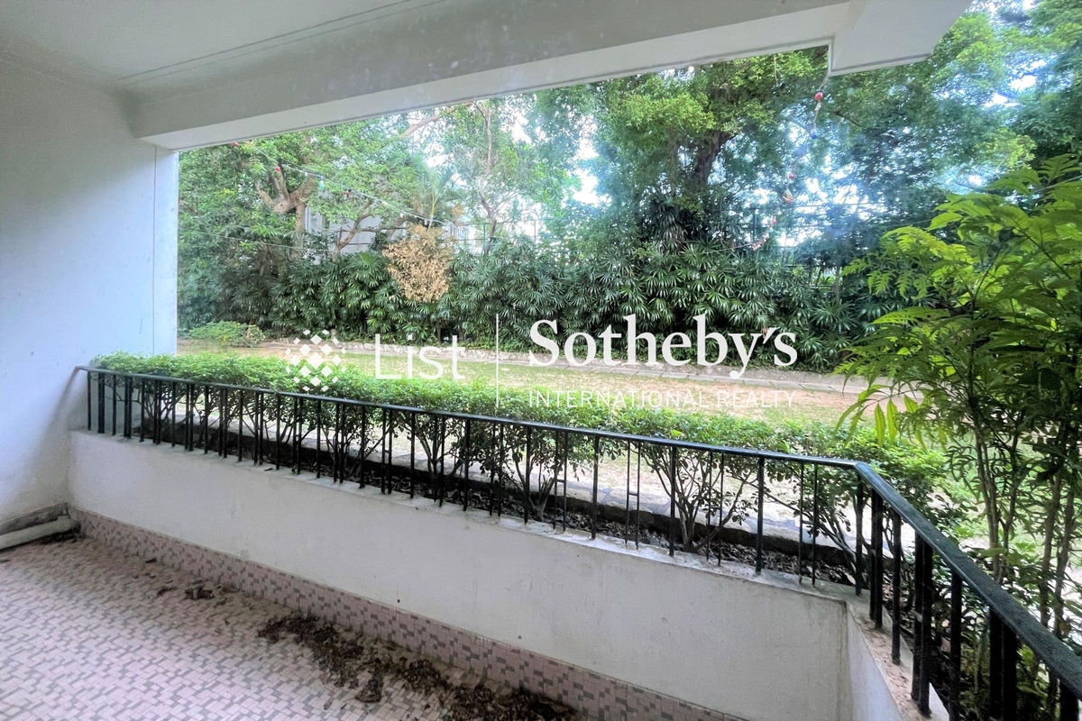 Country Apartments 南郊別墅 | Balcony off Living and Dining Room