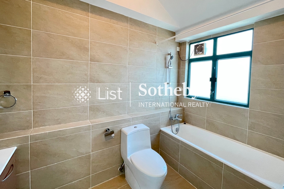 Horizon Crest 皓海居 | Master Bathroom