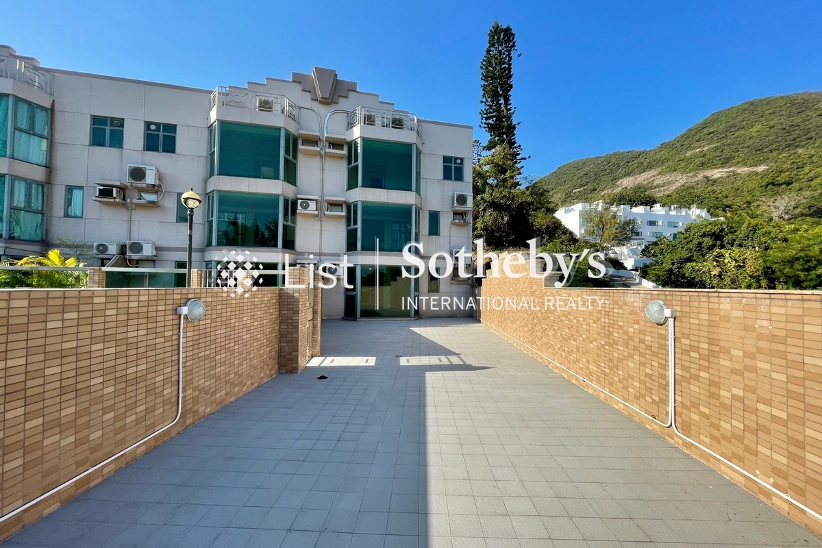 Horizon Crest 皓海居 | Private Terrace off Living and Dining Room