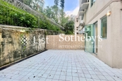Horizon Crest 皓海居 | private backyard off from kitchen