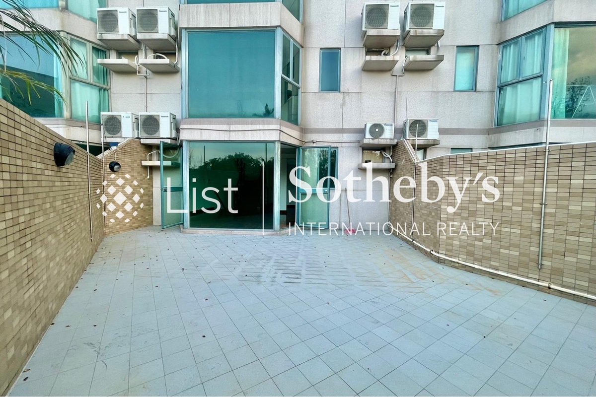 Horizon Crest 皓海居 | Private Terrace off Living Room