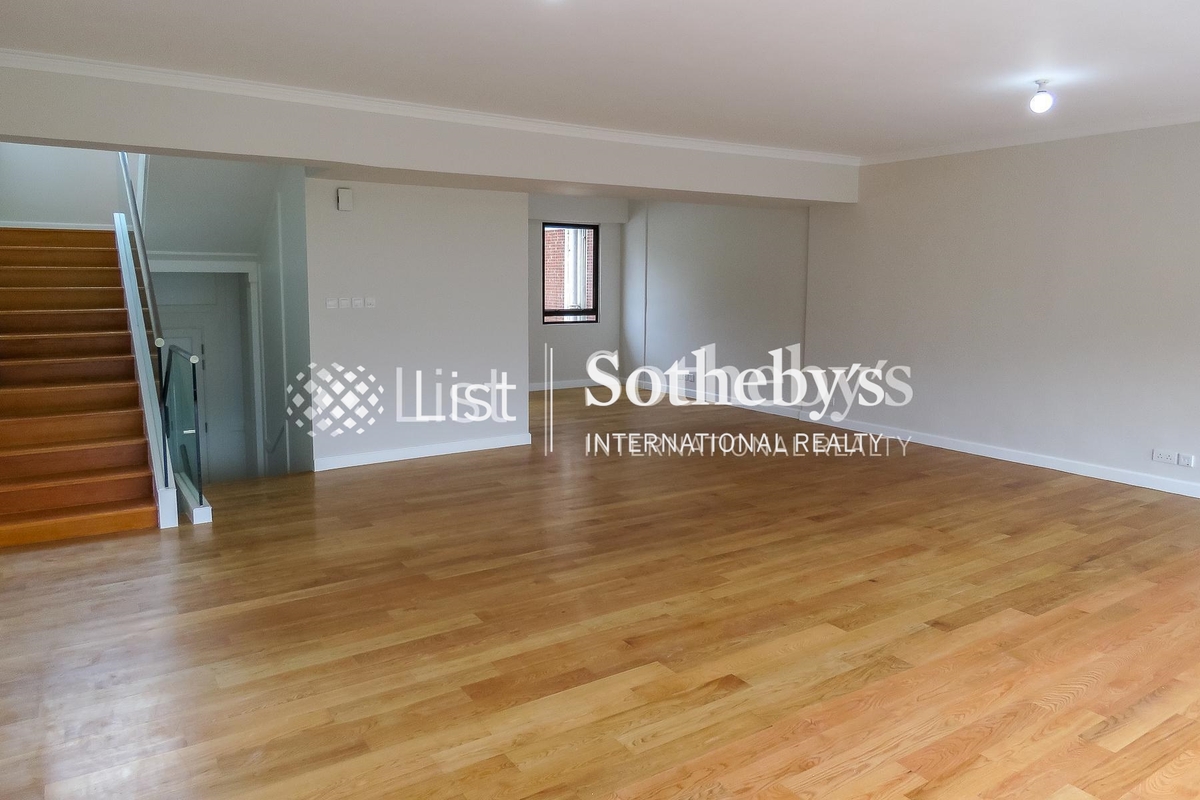 Jade Crest 翠峰園 | Living Room