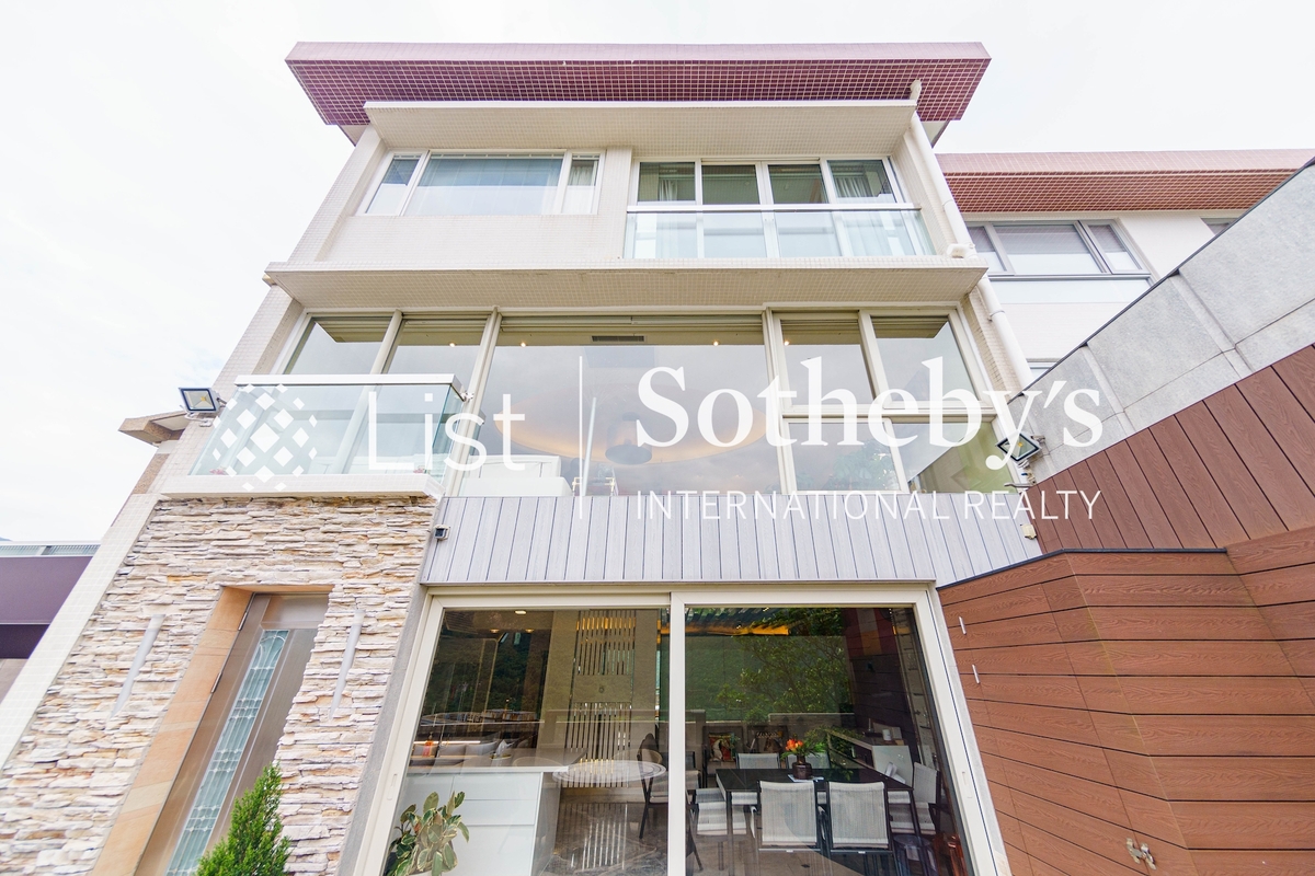 Jade Crest 翠峰園 | Building Outlook