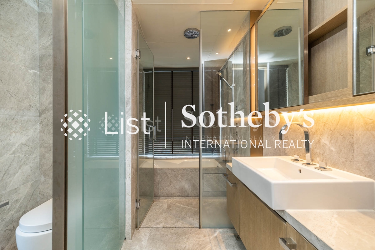 Azura 蔚然 | Master Bathroom