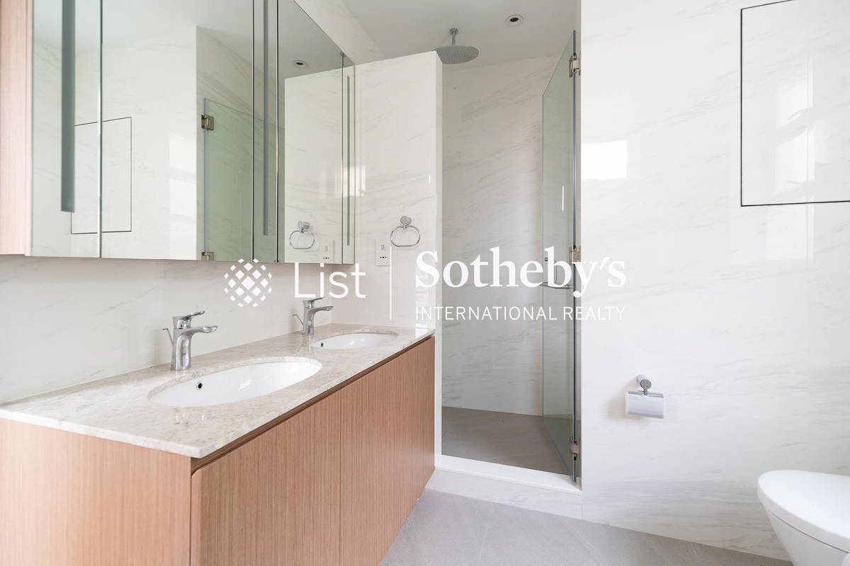 No. 8 Clovelly Path 高化利徑8號 | Second En-suite Bathroom