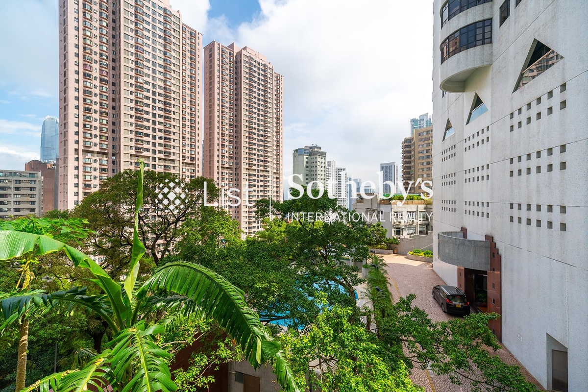 No. 8 Clovelly Path 高化利徑8號 | View from Living Room