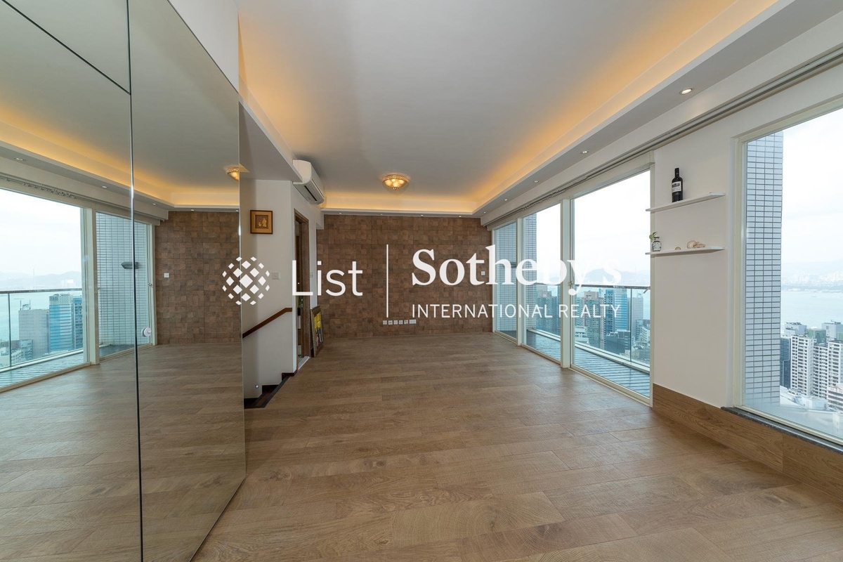 Centre Stage 聚贤居 | Living and Dining Room