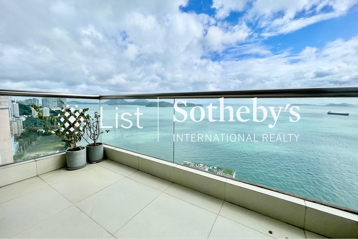 Cape Mansions 翠海別墅 | Balcony off Living Room