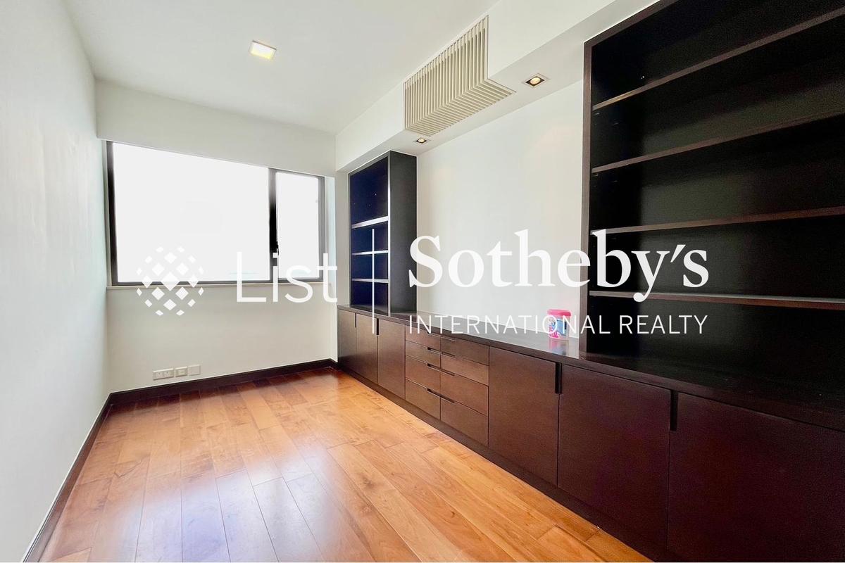 Cape Mansions 翠海別墅 | Third Bedroom