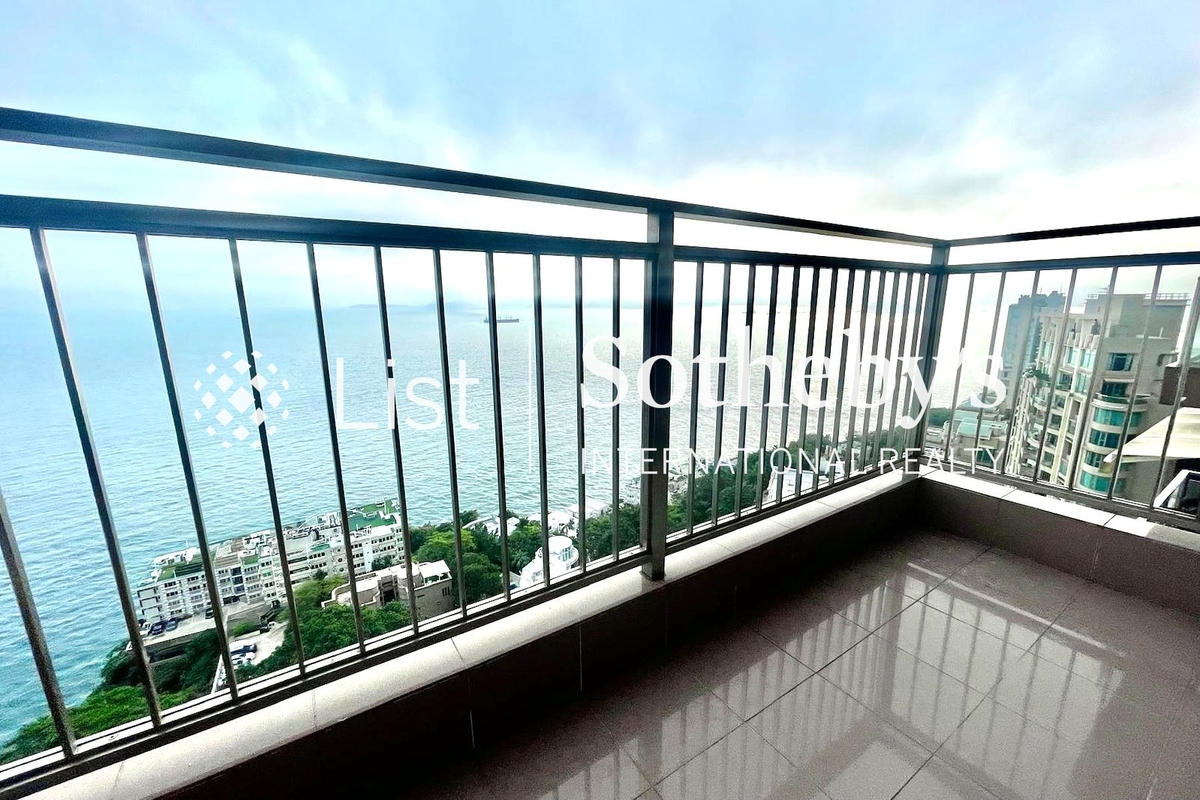 Cape Mansions 翠海別墅 | Balcony off Living Room