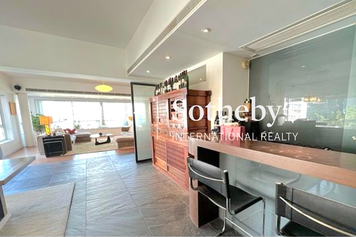 Yale Lodge 怡廬 | Living and Dining Room