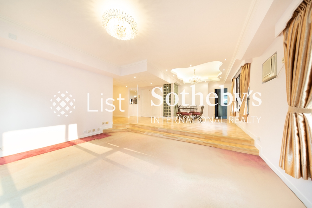 Wing Way Court 永威閣 | Living and Dining Room