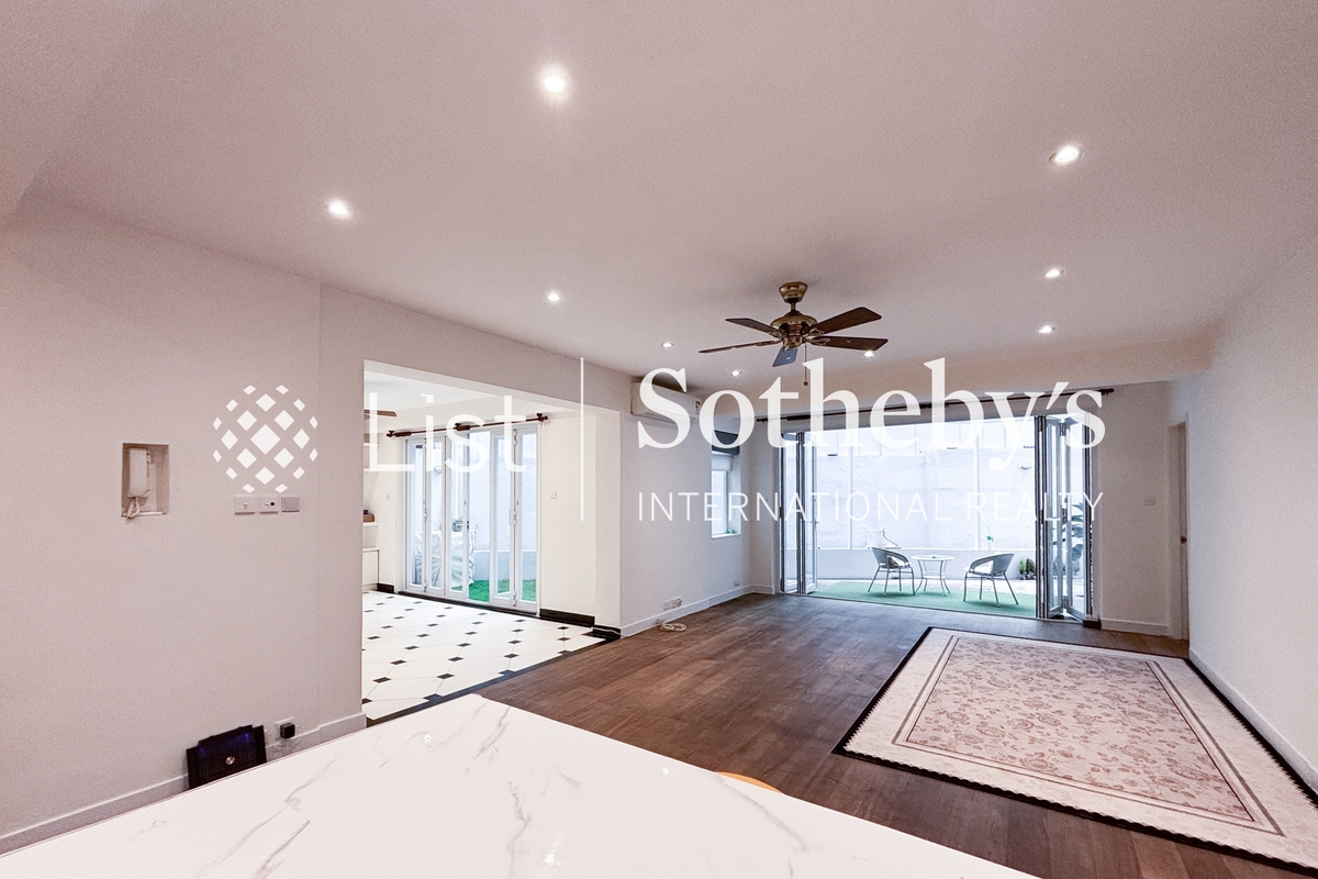 Peace Court 宜安閣 | Living and Dining Room