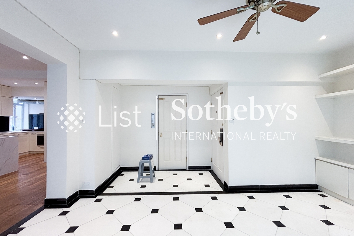 Peace Court 宜安閣 | Foyer