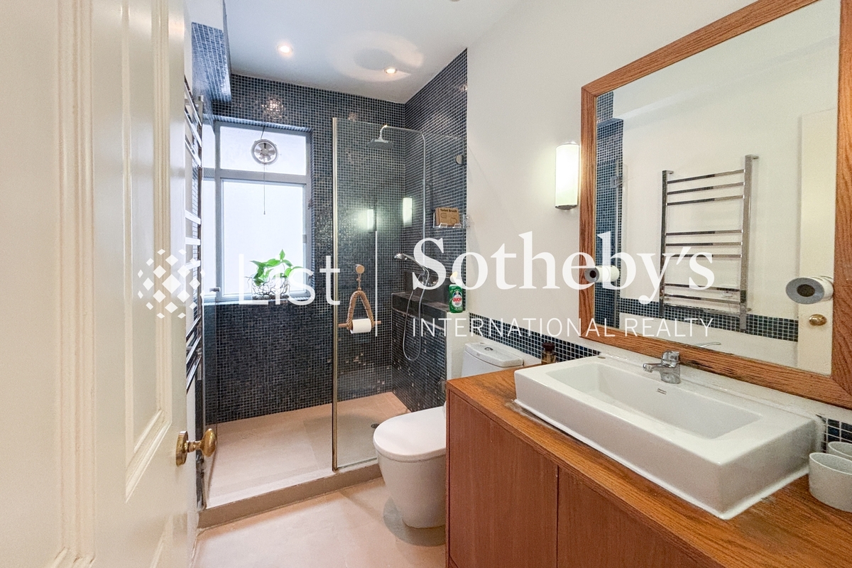 Peace Court 宜安閣 | Master Bathroom